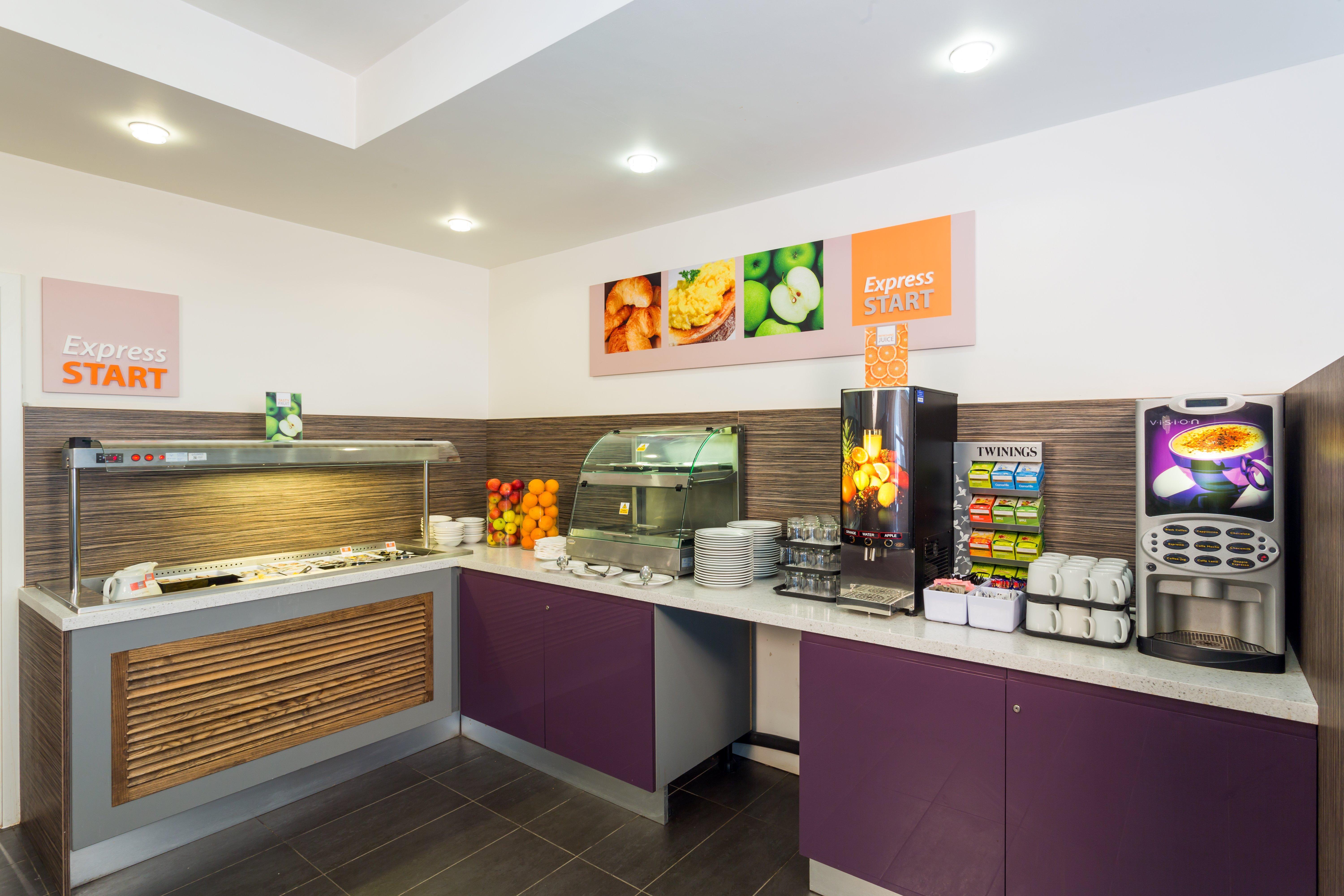 Holiday Inn Express Harlow By Ihg Εξωτερικό φωτογραφία
