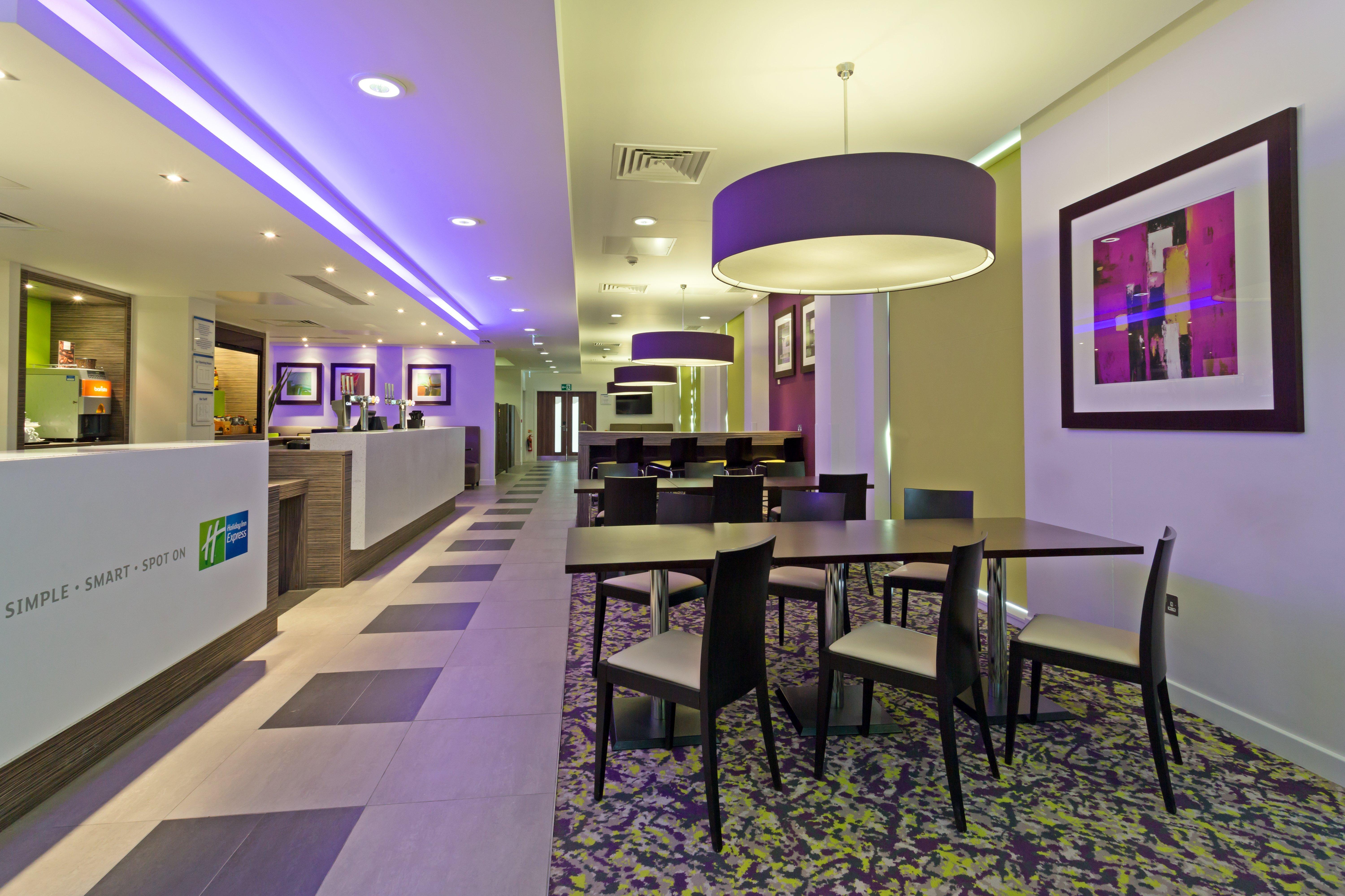 Holiday Inn Express Harlow By Ihg Εξωτερικό φωτογραφία