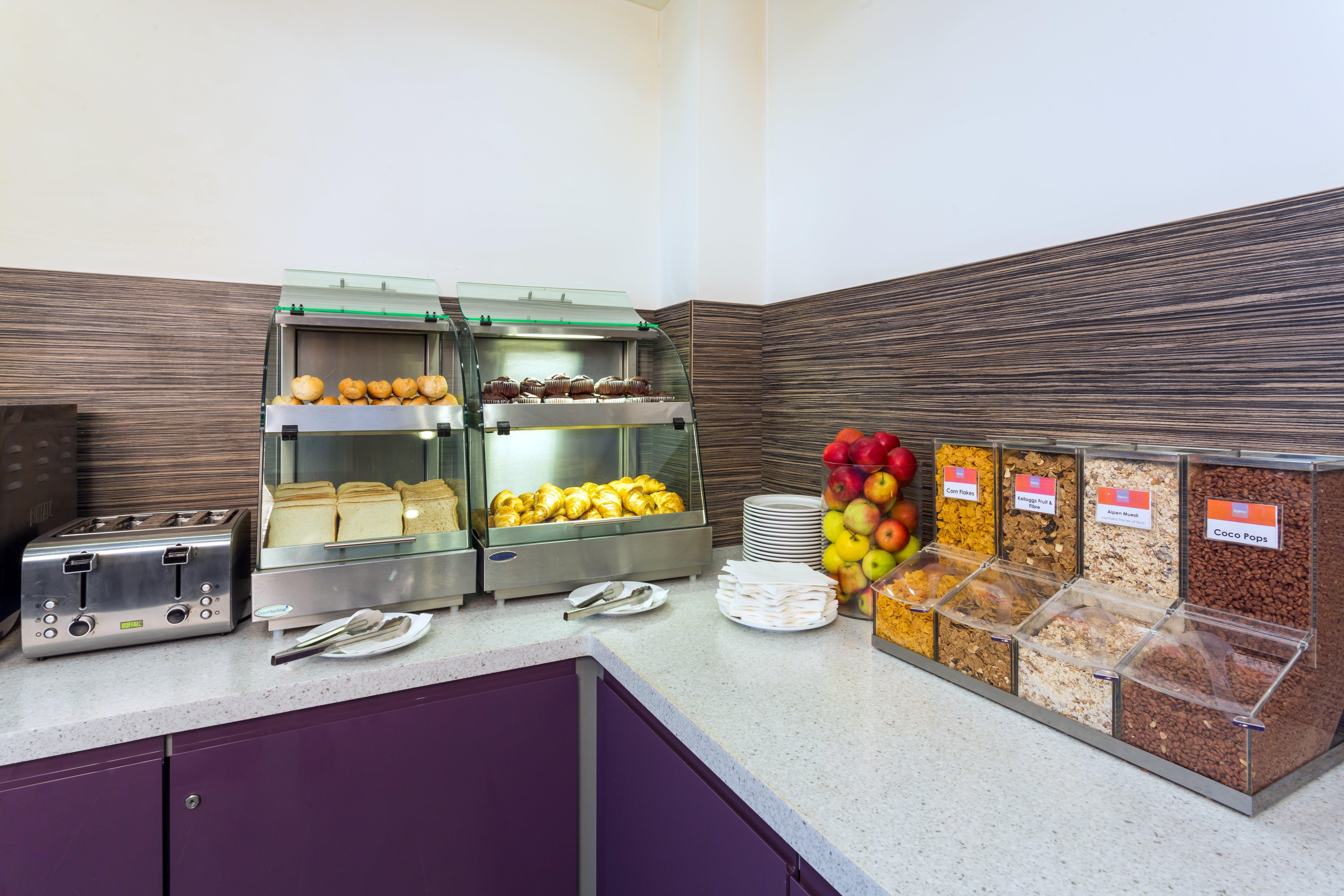 Holiday Inn Express Harlow By Ihg Εξωτερικό φωτογραφία