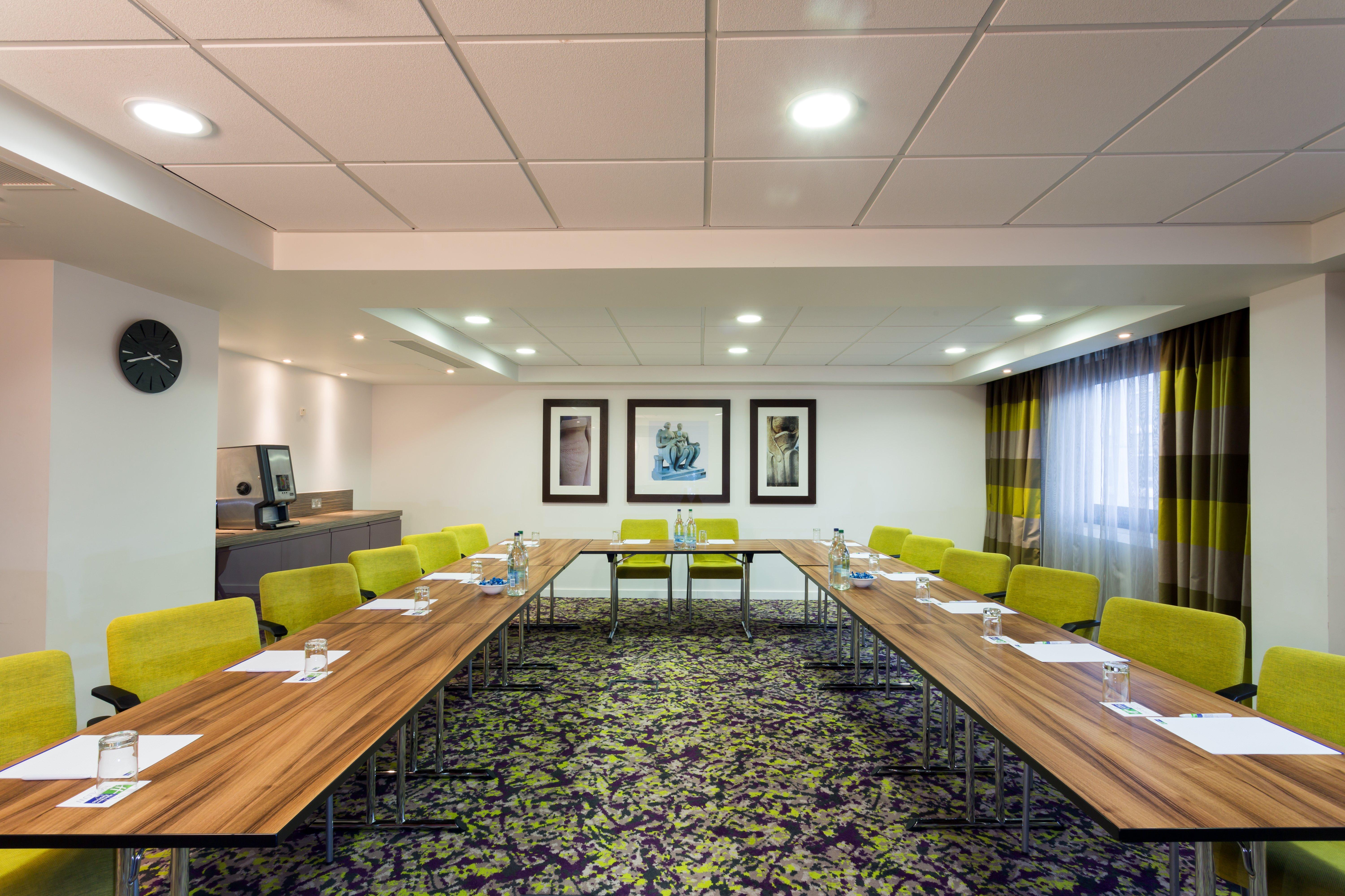 Holiday Inn Express Harlow By Ihg Εξωτερικό φωτογραφία