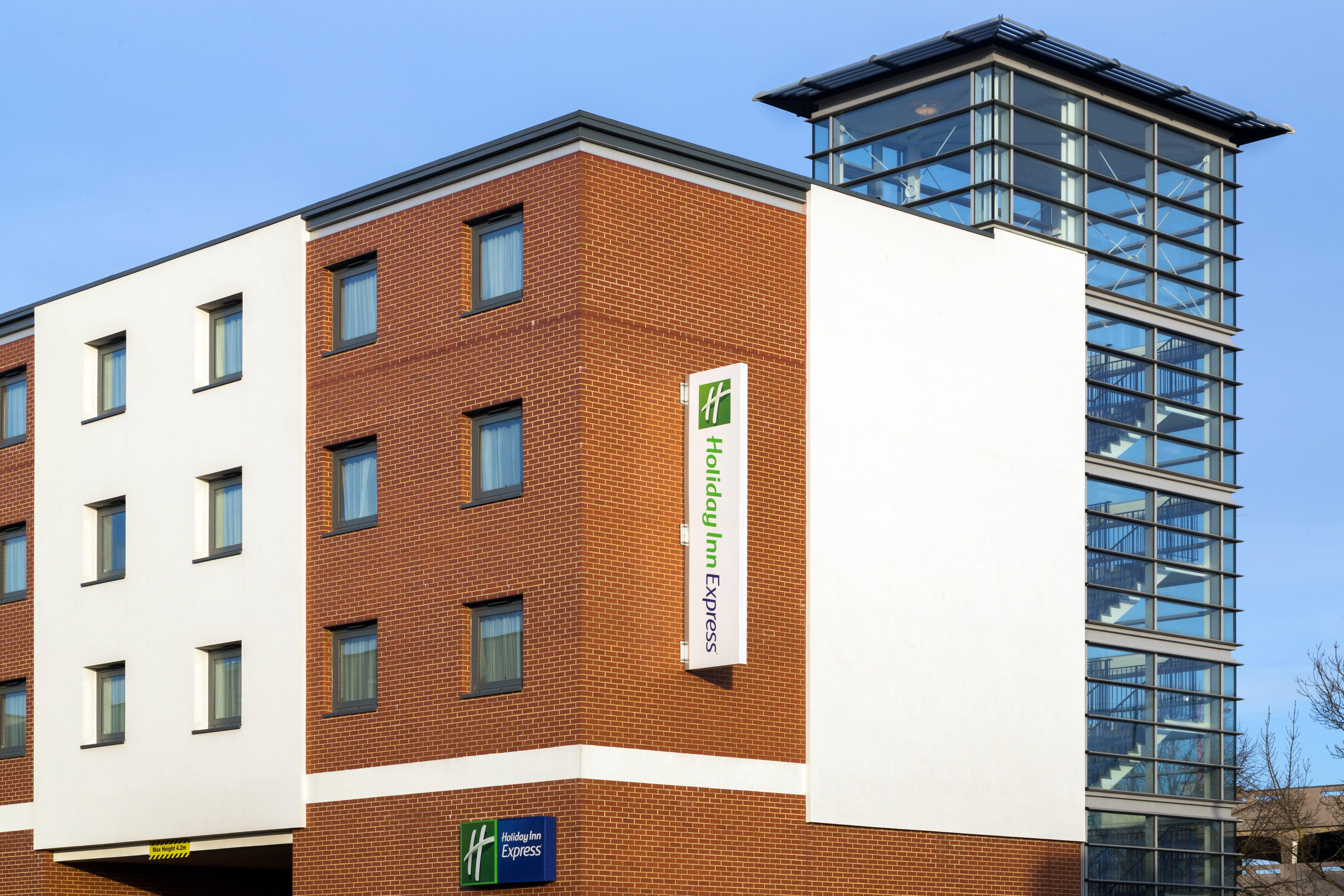 Holiday Inn Express Harlow By Ihg Εξωτερικό φωτογραφία