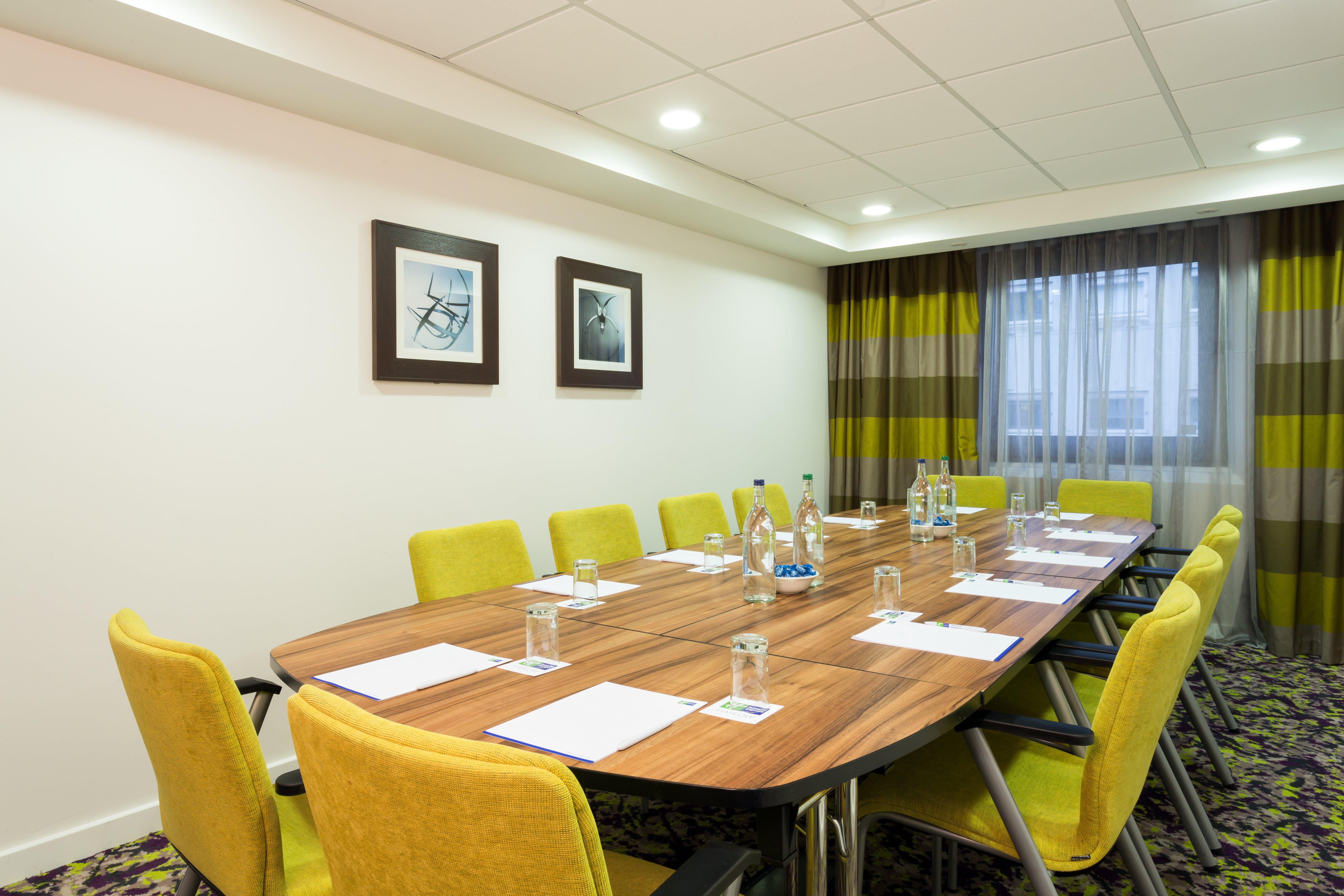 Holiday Inn Express Harlow By Ihg Εξωτερικό φωτογραφία