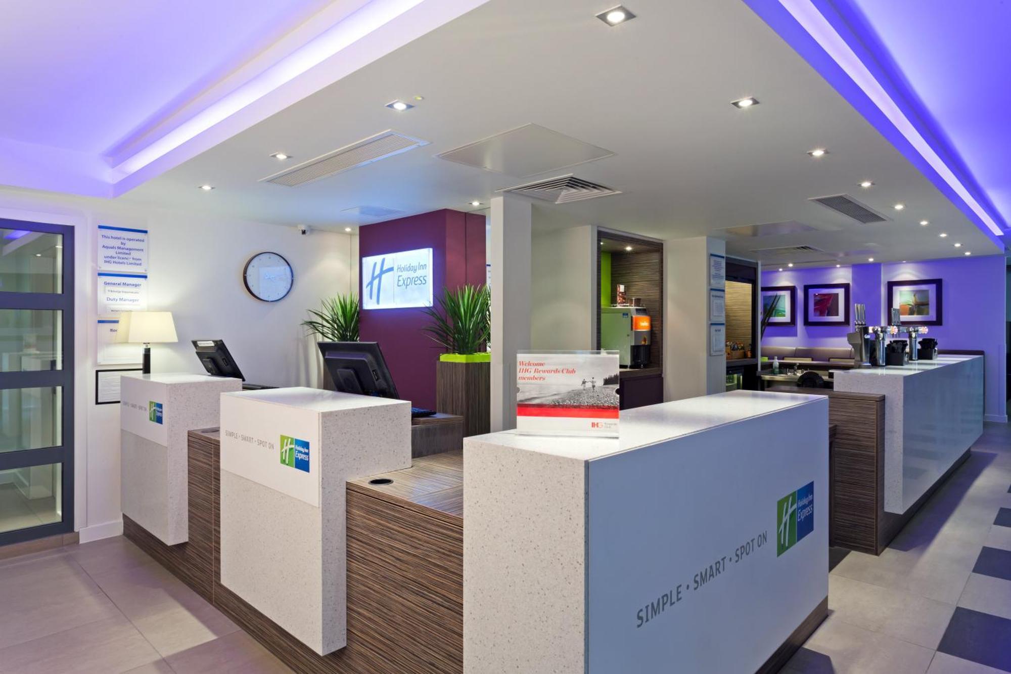 Holiday Inn Express Harlow By Ihg Εξωτερικό φωτογραφία