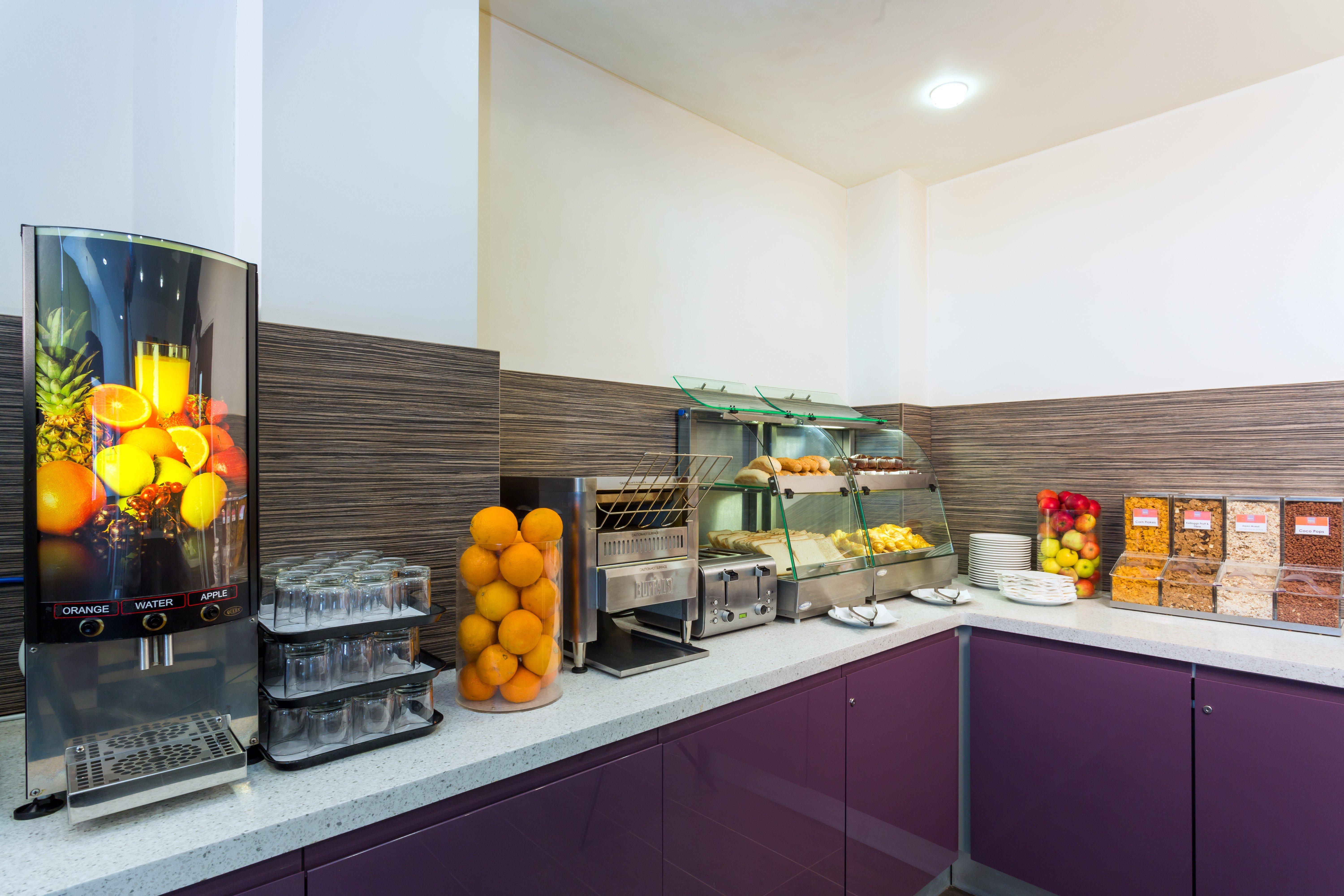 Holiday Inn Express Harlow By Ihg Εξωτερικό φωτογραφία