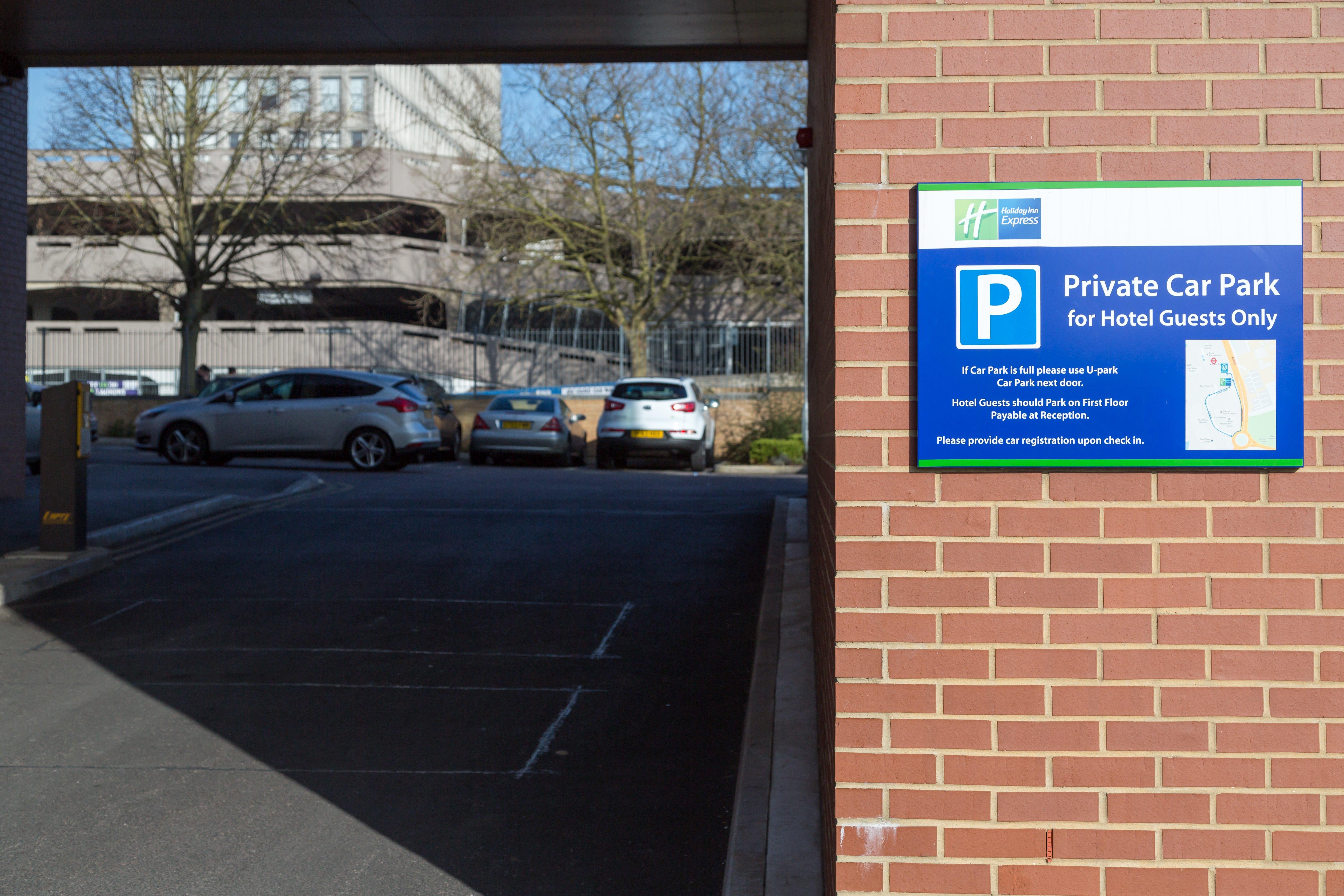 Holiday Inn Express Harlow By Ihg Εξωτερικό φωτογραφία