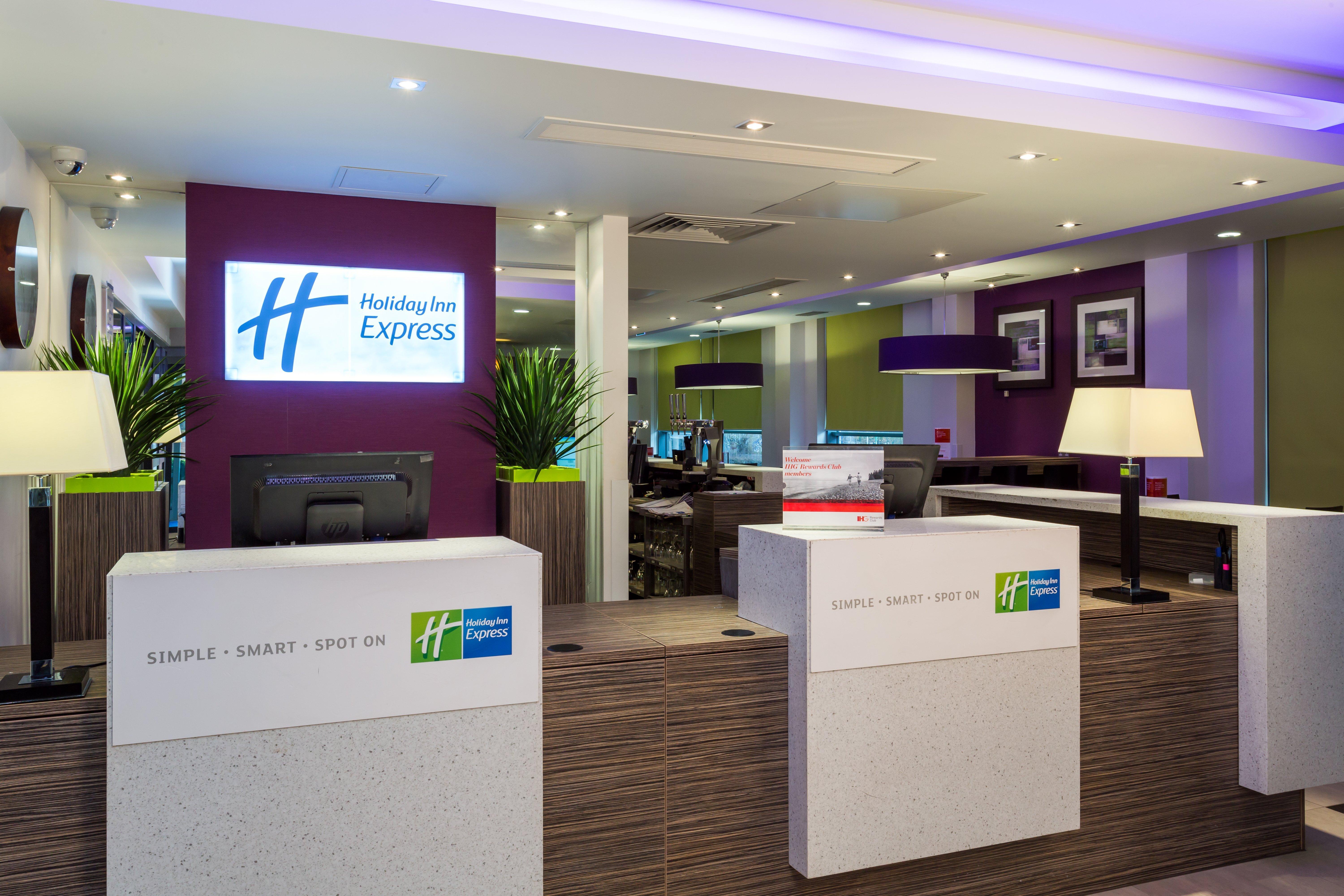 Holiday Inn Express Harlow By Ihg Εξωτερικό φωτογραφία