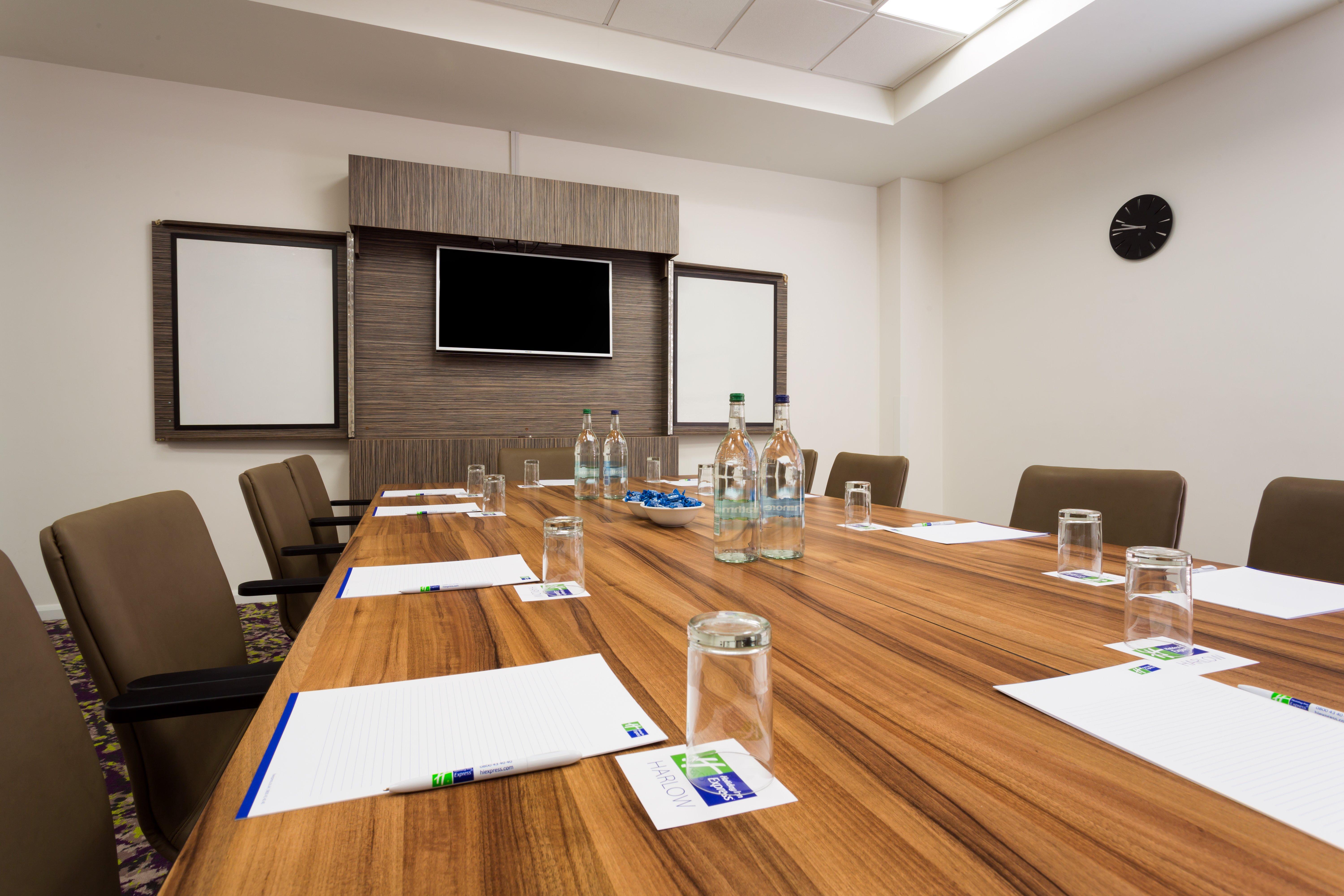 Holiday Inn Express Harlow By Ihg Εξωτερικό φωτογραφία