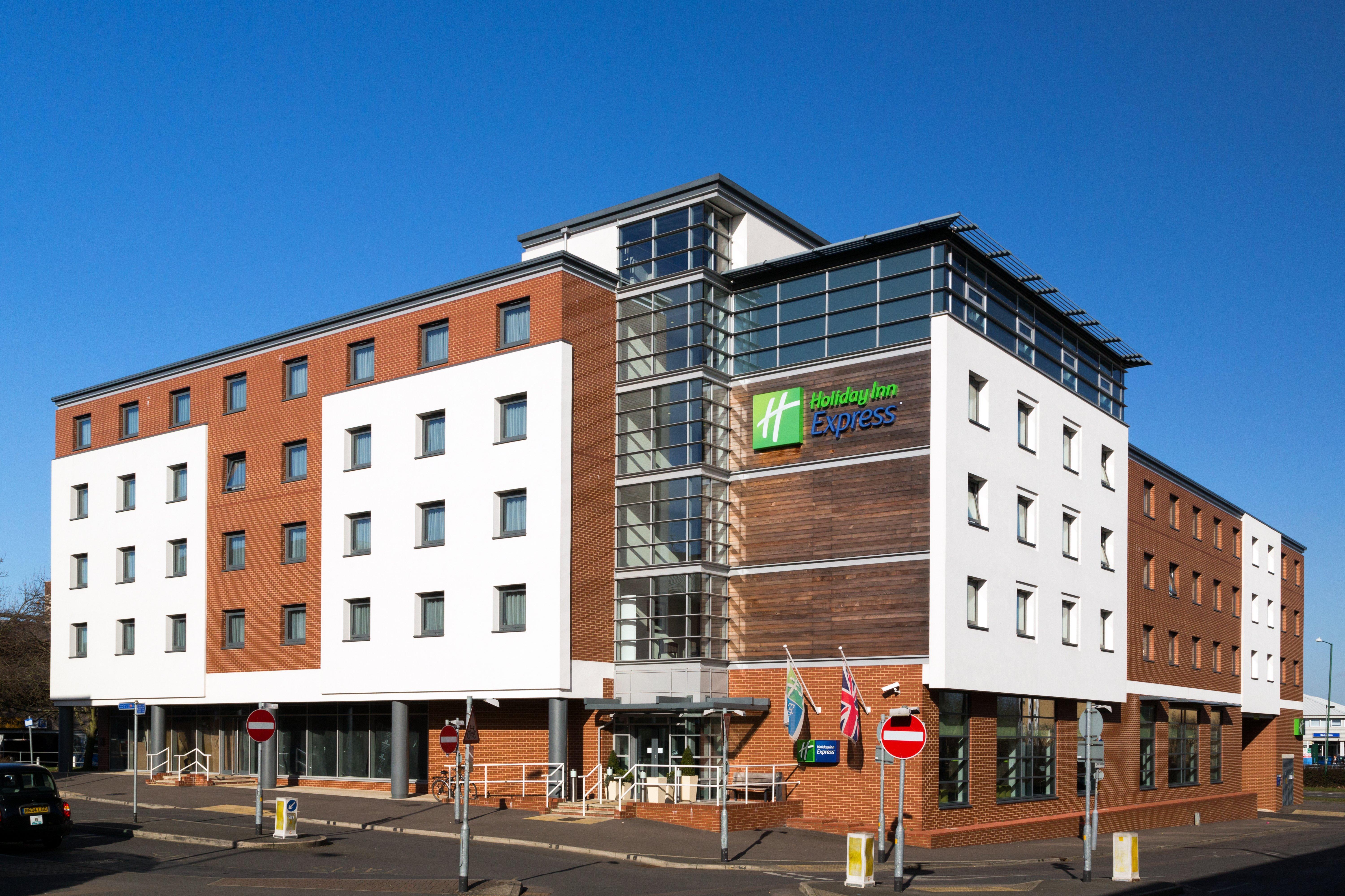 Holiday Inn Express Harlow By Ihg Εξωτερικό φωτογραφία