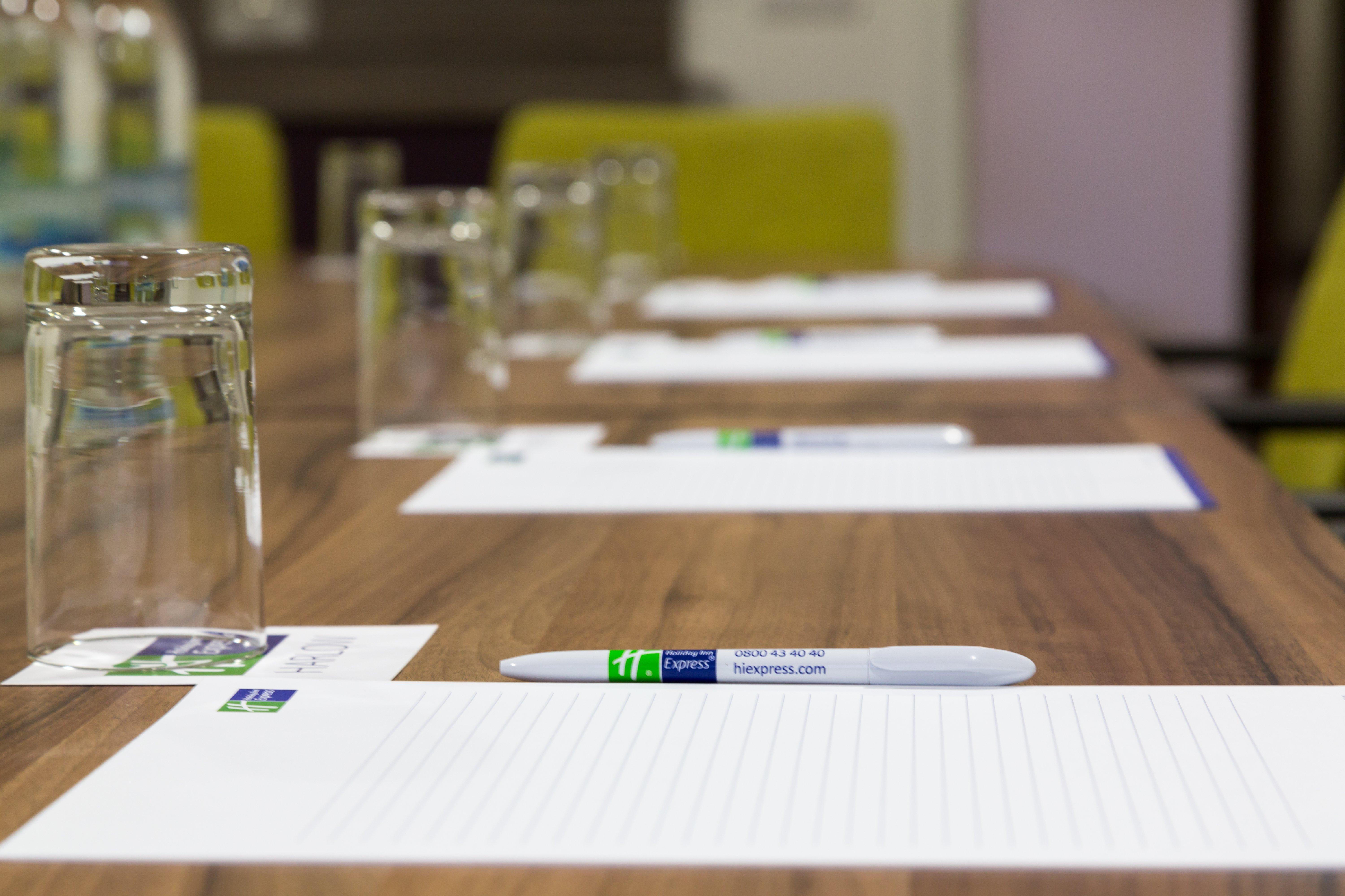 Holiday Inn Express Harlow By Ihg Εξωτερικό φωτογραφία