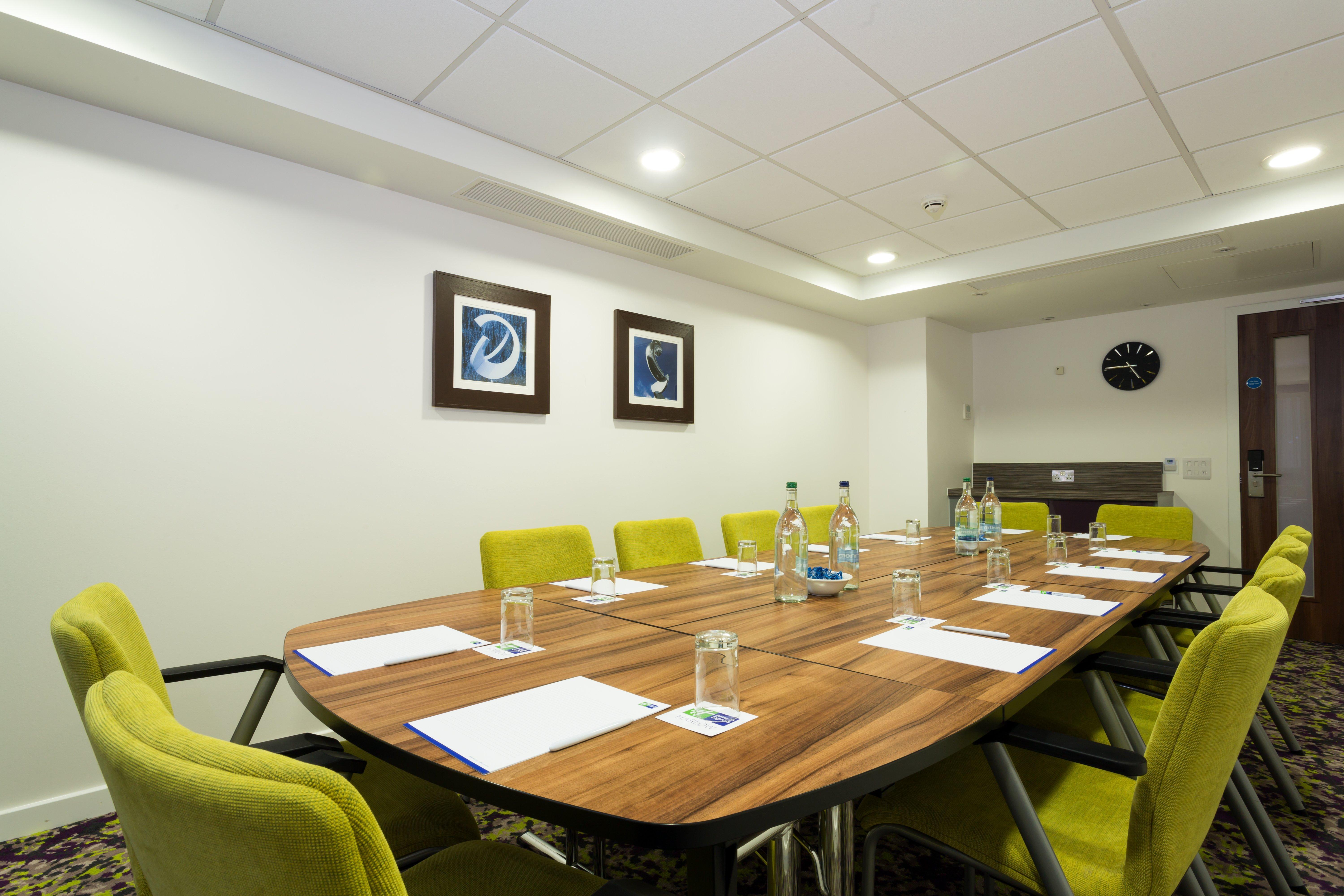 Holiday Inn Express Harlow By Ihg Εξωτερικό φωτογραφία