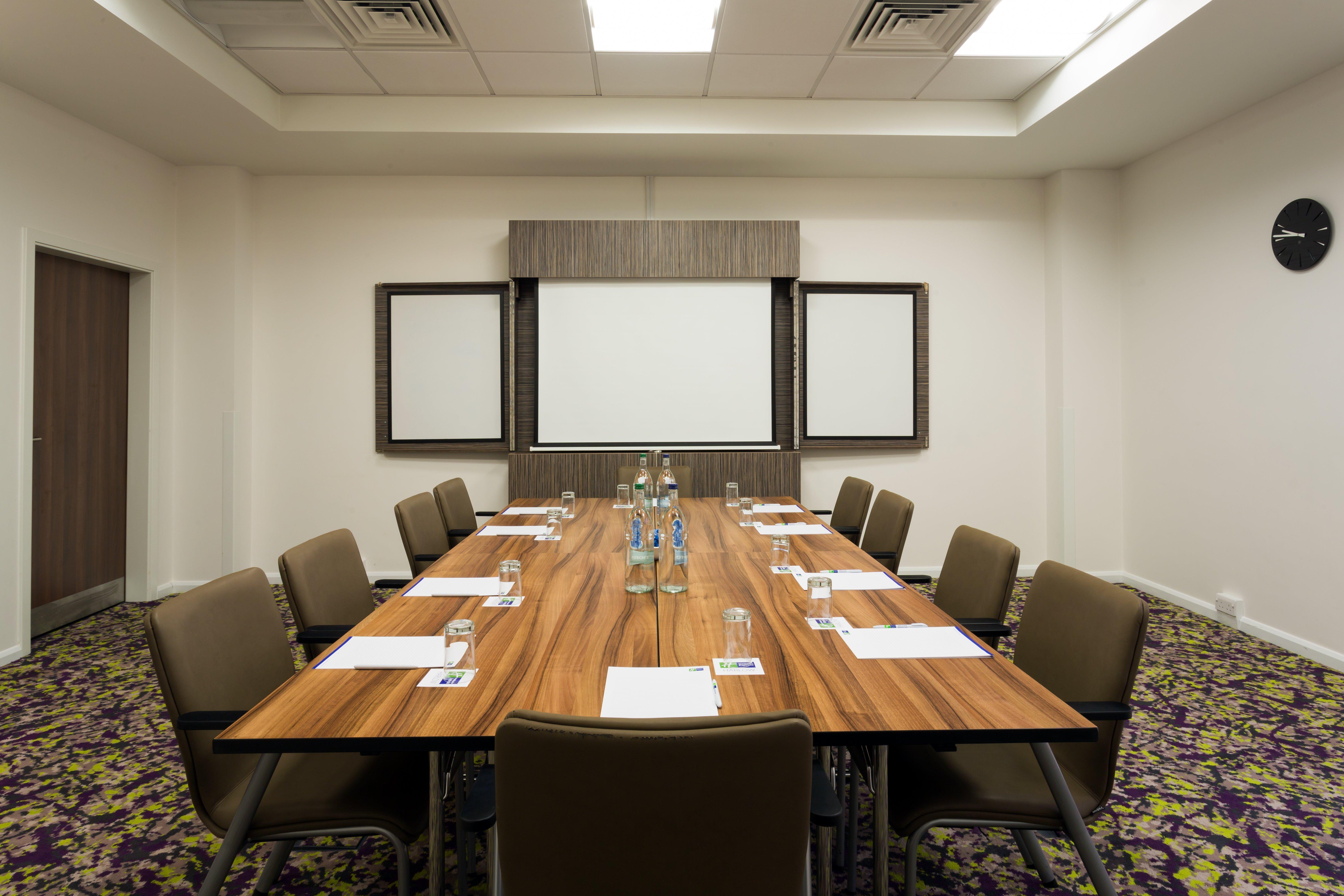 Holiday Inn Express Harlow By Ihg Εξωτερικό φωτογραφία