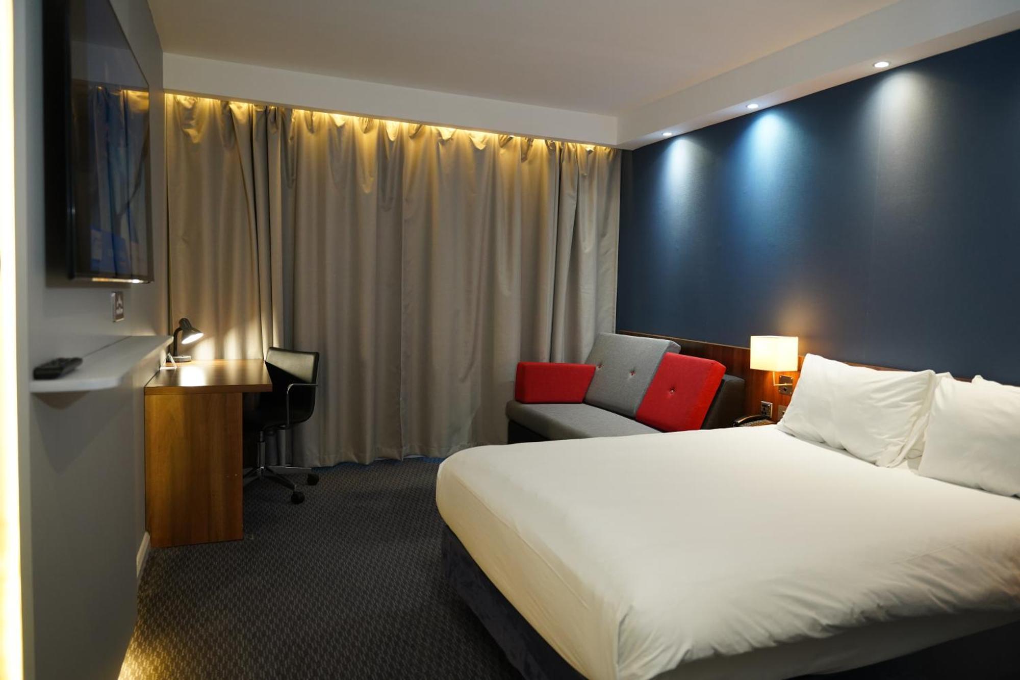 Holiday Inn Express Harlow By Ihg Εξωτερικό φωτογραφία
