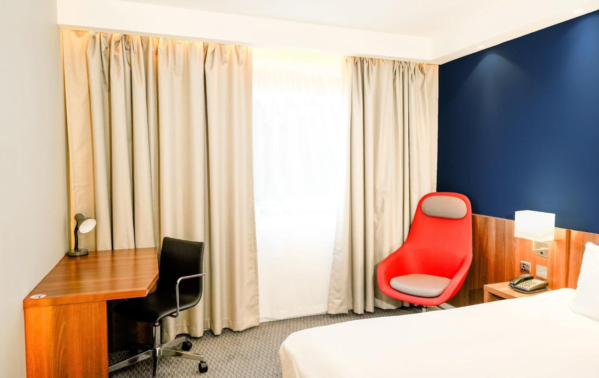 Holiday Inn Express Harlow By Ihg Εξωτερικό φωτογραφία