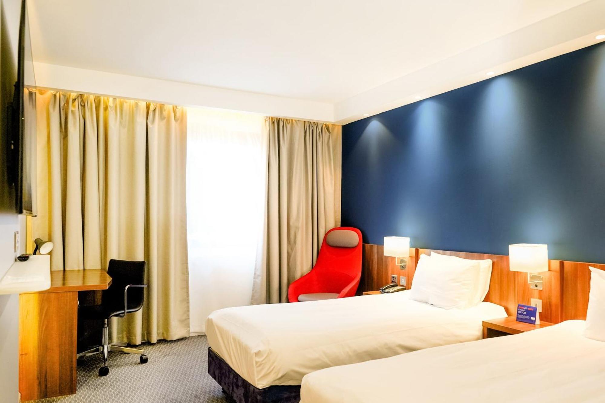 Holiday Inn Express Harlow By Ihg Εξωτερικό φωτογραφία