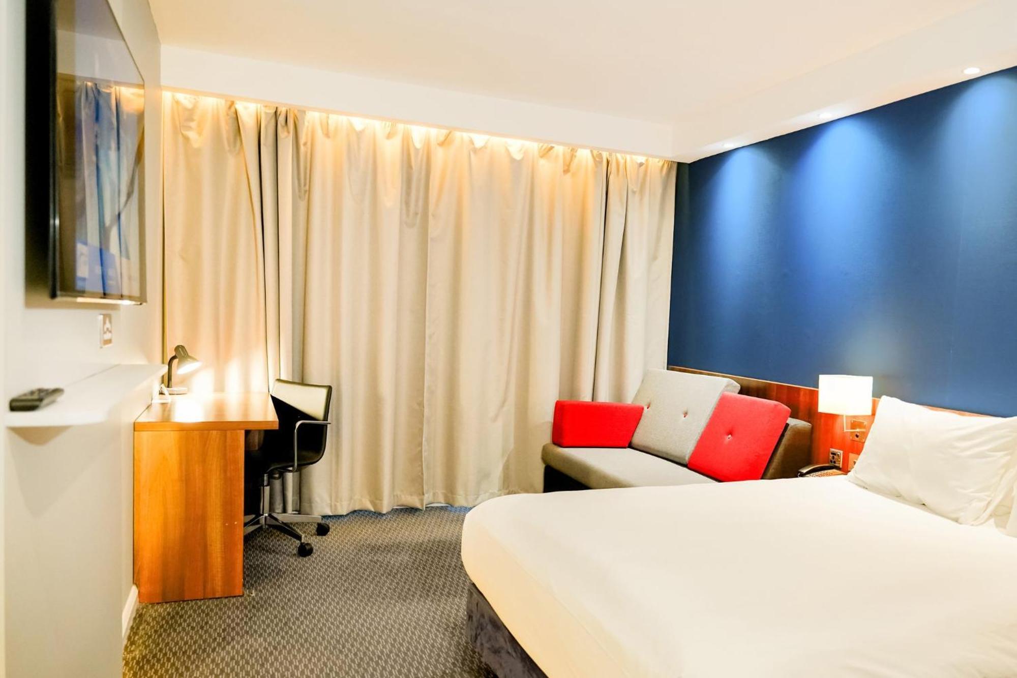 Holiday Inn Express Harlow By Ihg Εξωτερικό φωτογραφία