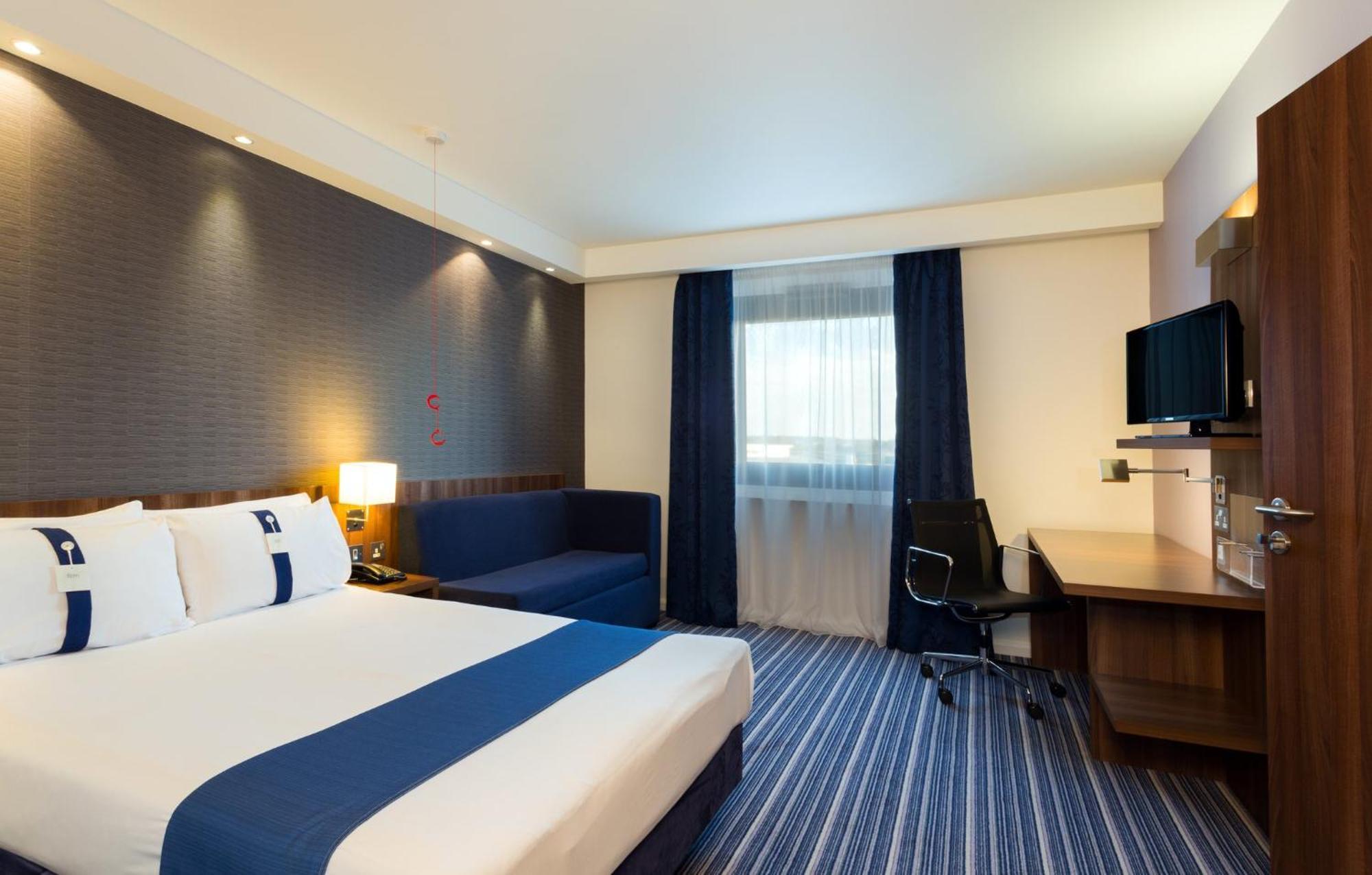Holiday Inn Express Harlow By Ihg Εξωτερικό φωτογραφία